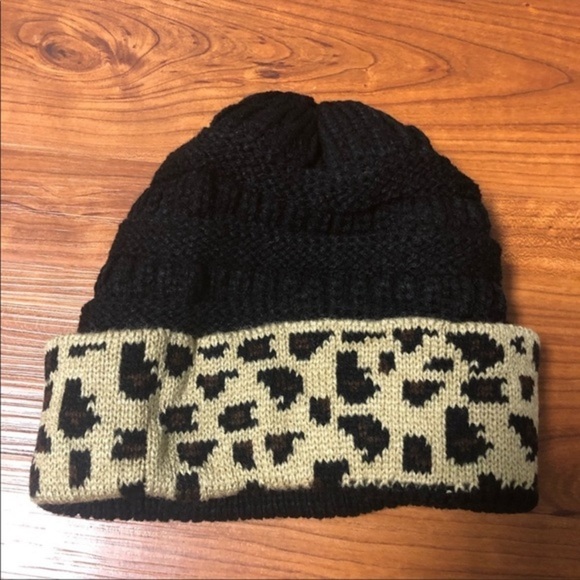 Leopard print cap / beanie - Picture 2 of 5
